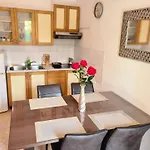 Bugi 4* Baška