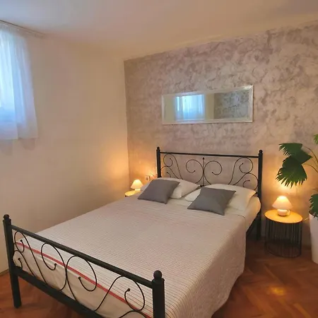 Bugi Pensión 3*