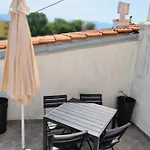 Gostinjska kuća Bugi 4*