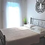 Bugi 4*
