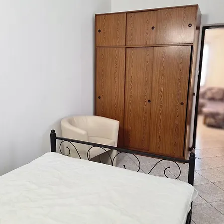 Bugi בית הארחה 3*